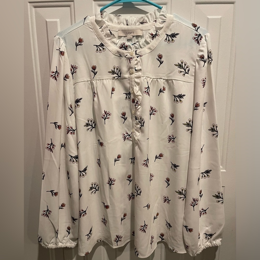 Loft White Floral Ruffle Neck Blouse Size Large. Brand New With Tags.